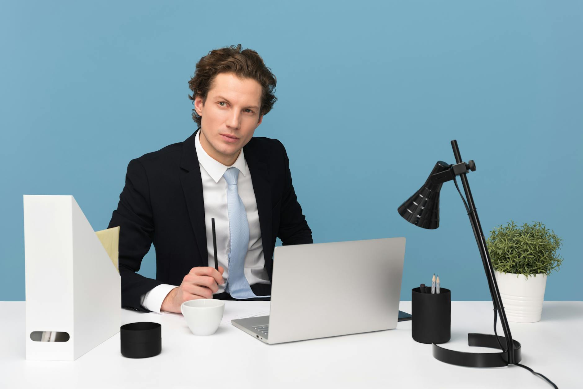 What’s The Difference Between A Torchiere And A Task Lamp?