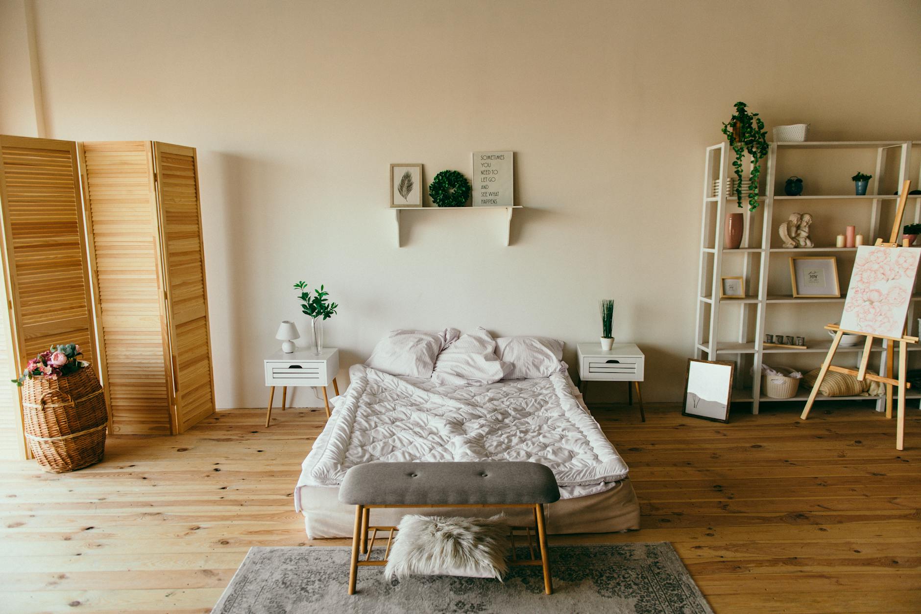 The Floor Lamp Style Every Interior Designer Is Recommending