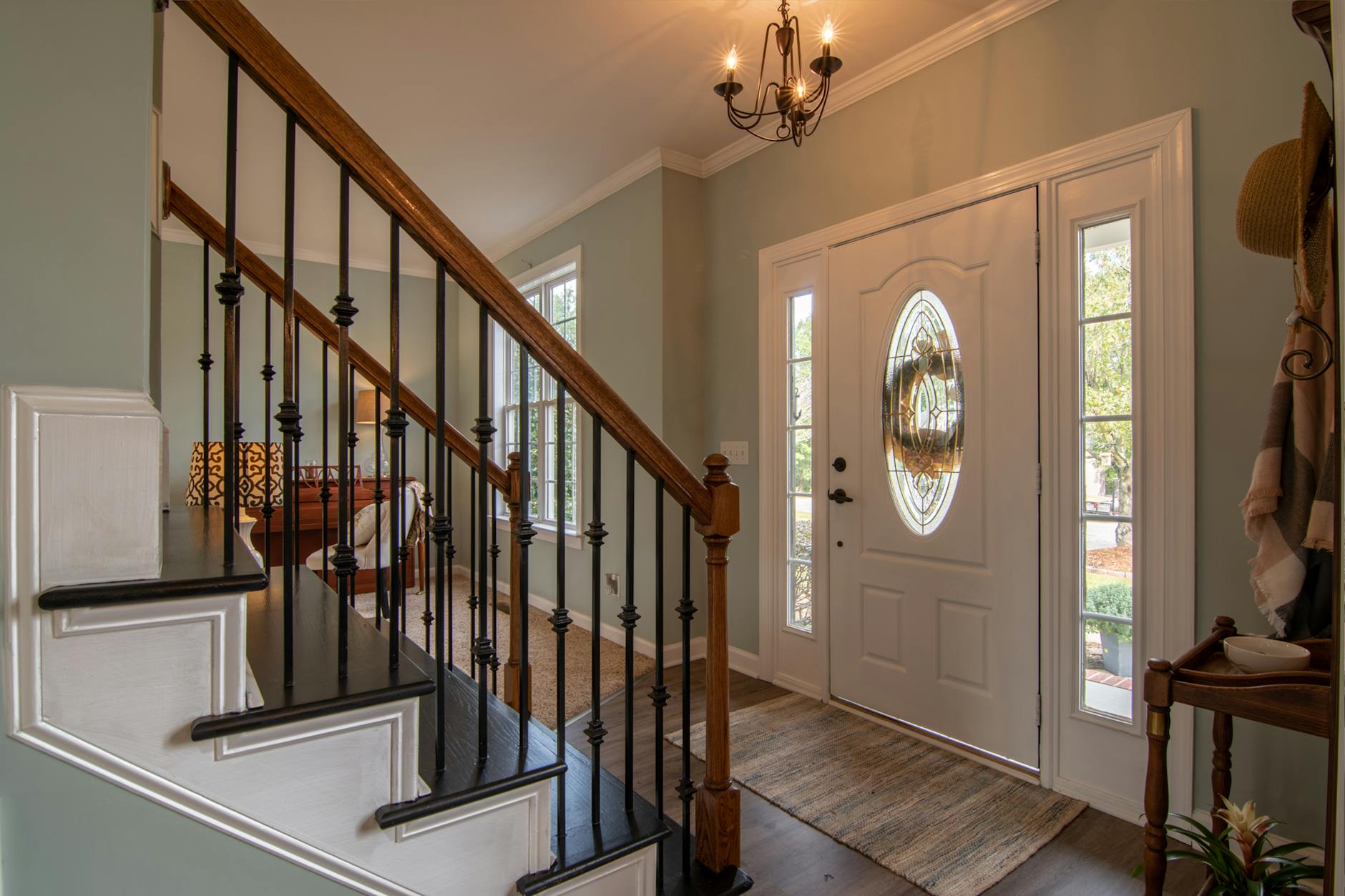 Entryway Lighting: Making A Great First Impression With Lamps