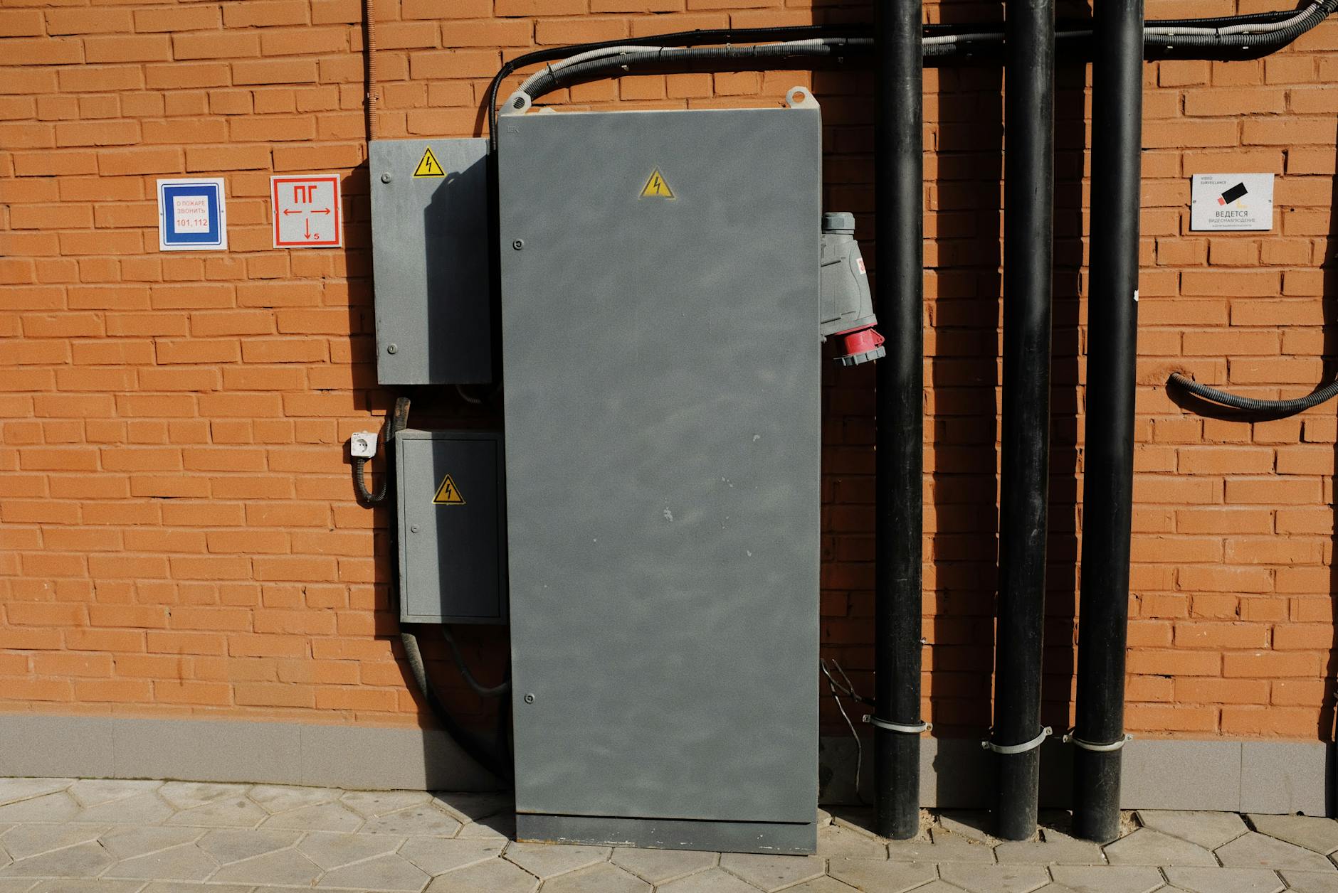 A Guide To Common Outdoor AC Unit Electrical Problems.