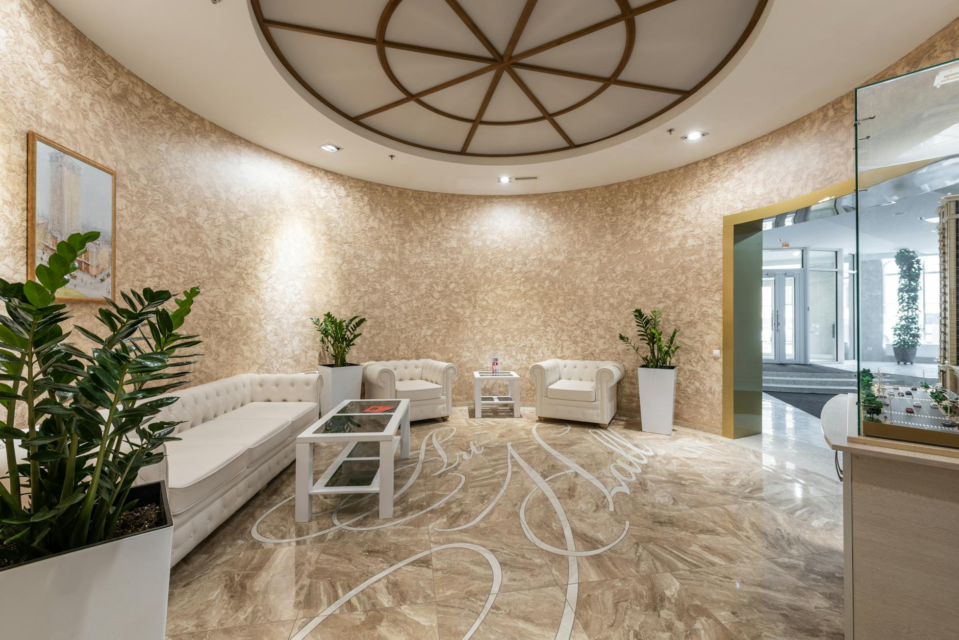 Look Expensive On A Budget: 10 Secrets To Finding High-End Furniture For Less