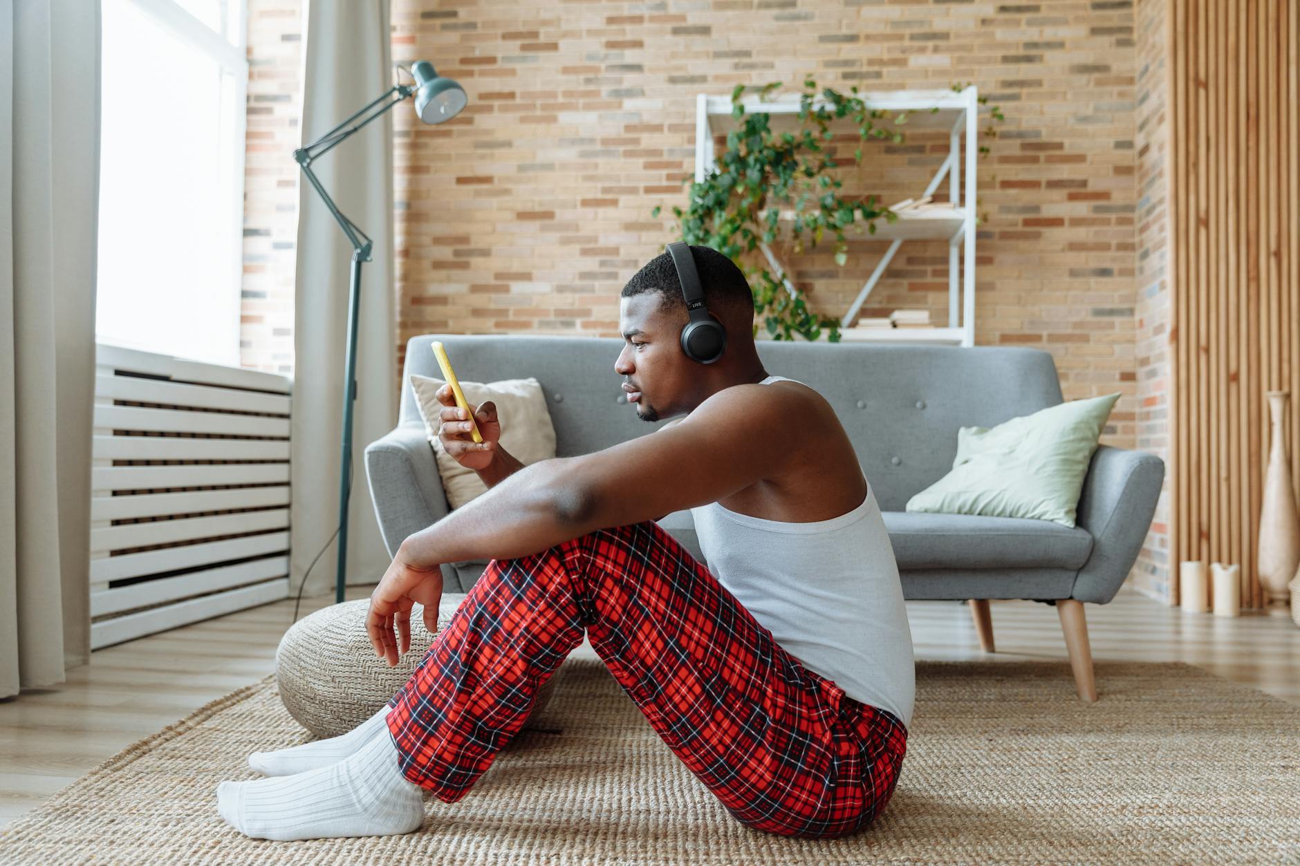 Top 7 Reading Floor Lamps For A Cozy Nook