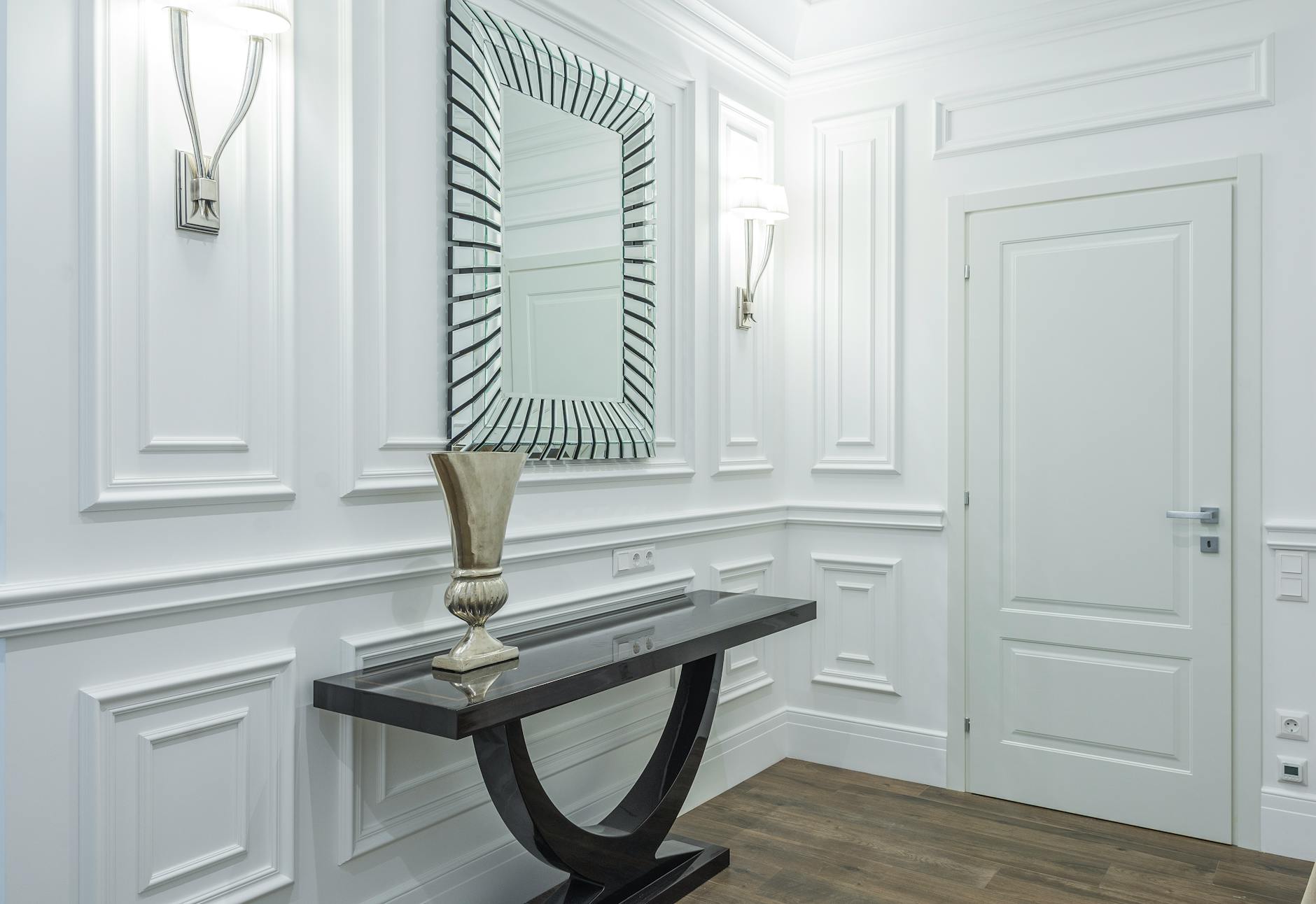 How To Choose A Lamp For Your Entryway Console Table,